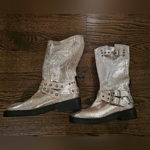Free People We The Free Janey Engineer Boot Silver Metallic Crackle 6.5 NEW